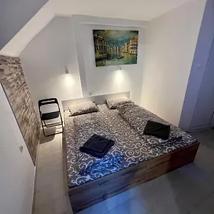 The Rainbow 1 & Free Secure Motorcycle Parking Apartamento Sofía